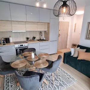 Mlody - Bezplatny Parking, Mocne Wifi, Dobre Polaczenie Z Lotniskiem Apartment